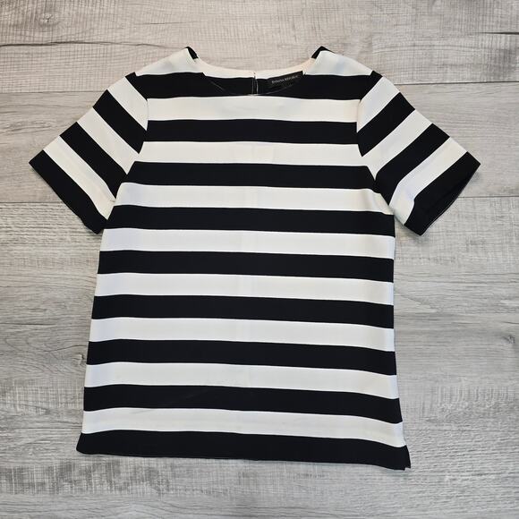 Banana Republic Black White Stripe Crepe Blouse Womens XS Short Sleeve Crew Neck - Picture 4 of 6